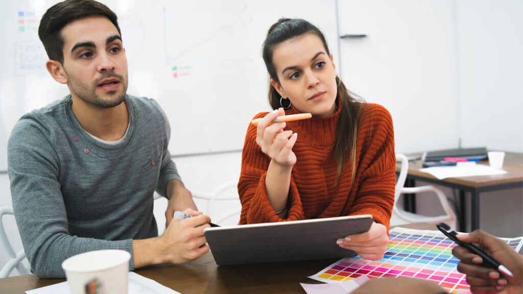 freelance vs digital Marketing consultant